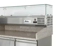 Arktic Pizzatisch 3-türig mit Aufsatzkühlvitrine, Granitarbeitsplatte, 1400mm