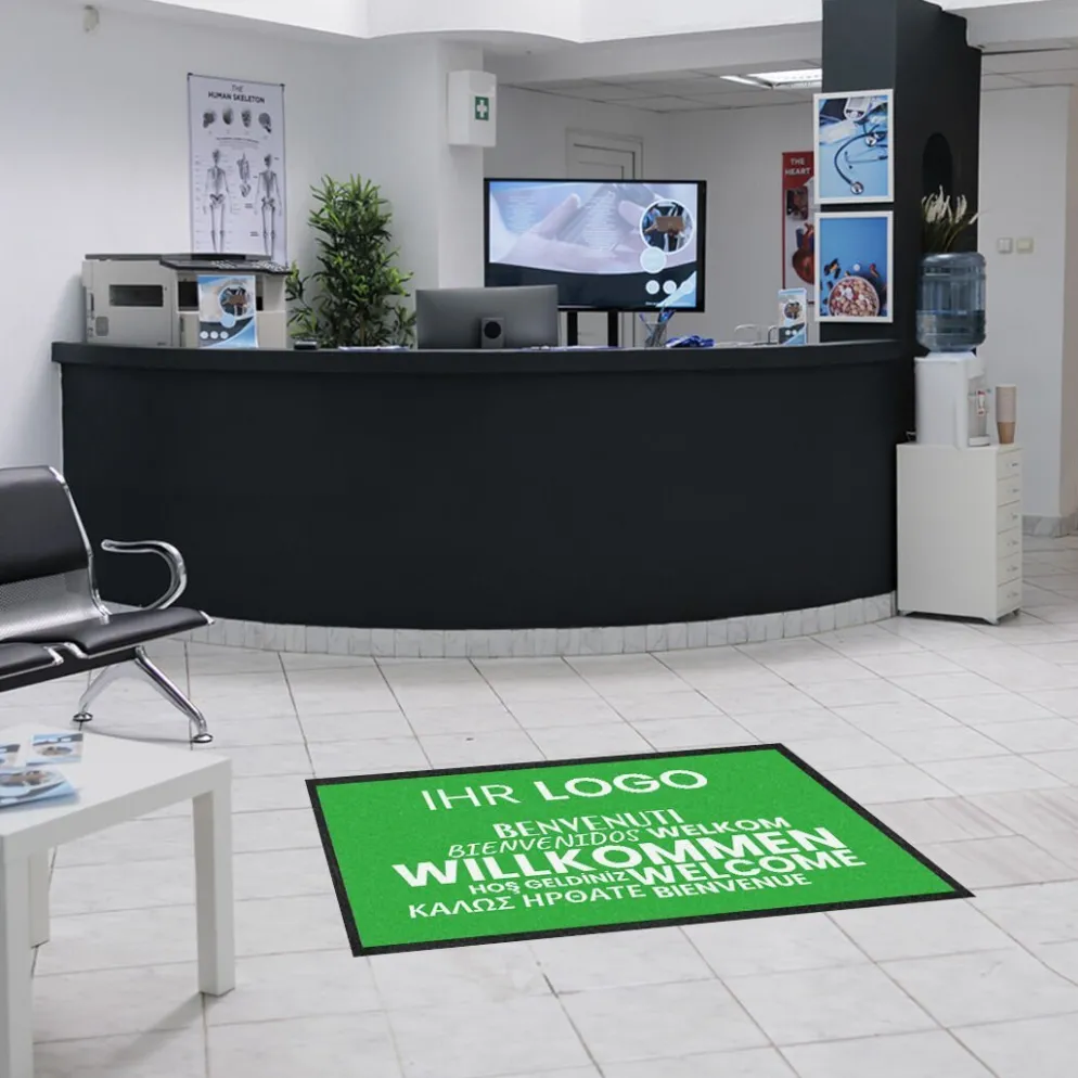 Fussmatte Willkommen grün mehrsprachig mit Logo, 80x120cm