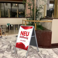 Kundenstopper GNE300 für Neu-Eröffnungen mit Plakat & Logo