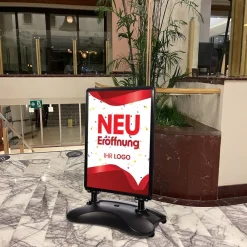 Kundenstopper SNE300 für Neu-Eröffnungen mit A1-Plakat & Logo