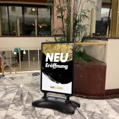 Kundenstopper SNE400 für Neu-Eröffnungen mit A1-Plakat & Logo