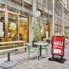 Kundenstopper SNE250 für Neu-Eröffnungen mit A1-Plakat & Logo