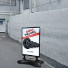 Kundenstopper SNE550 für Räderwechsel mit A1-Plakat & Logo
