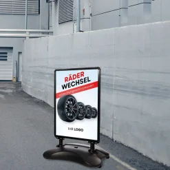 Kundenstopper SNE550 für Räderwechsel mit A1-Plakat & Logo