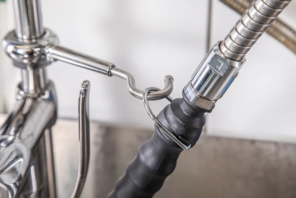 PREMIUM SHRINK Geschirrwaschbrause Schwenkhahn und BEST-Semi LOW-FLOW Brausekopf