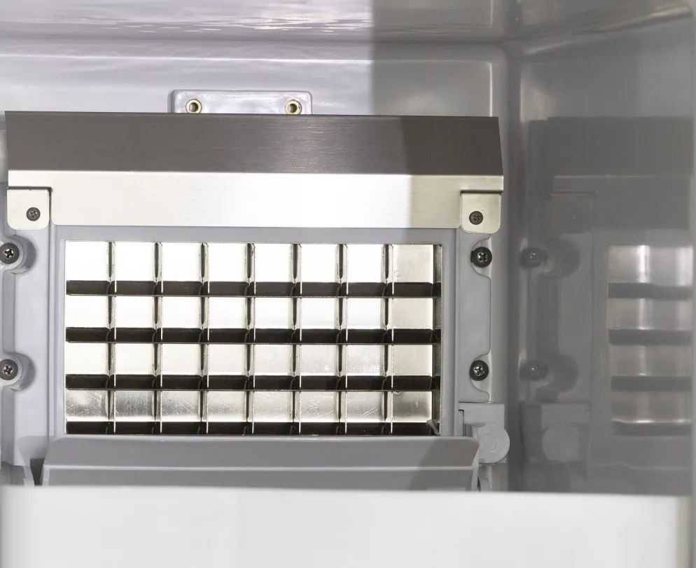 SARO Eiswürfelbereiter EB 30IN für max. 30 kg / 24 h